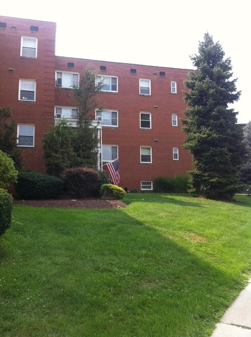 Building Photo - 200 Buchanan Pl