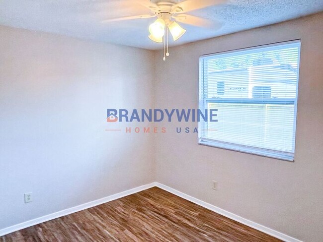 Building Photo - 50% OFF! No Application Fees - Move-in by ...