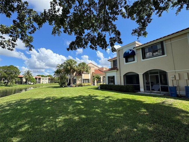 Building Photo - 573 Racquet Club Rd