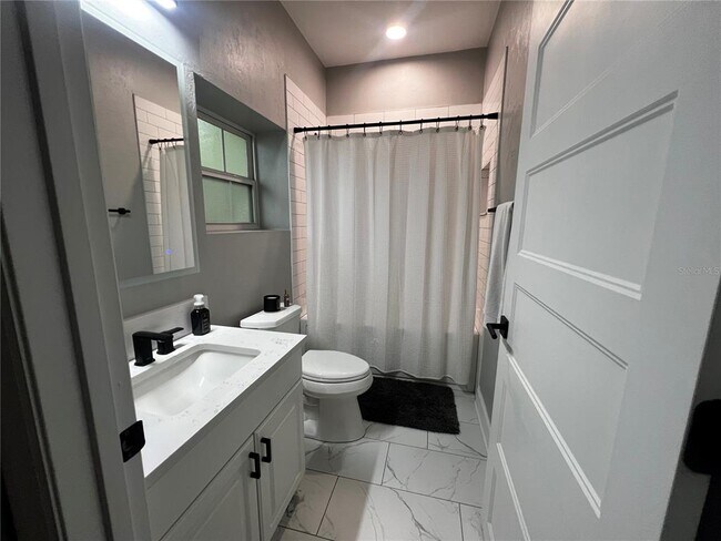 Building Photo - 250 SW 145th Dr