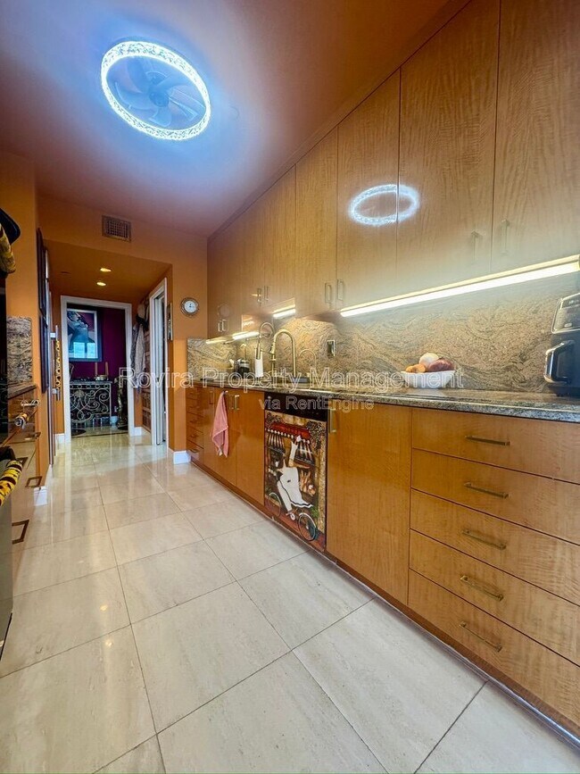 Building Photo - 19667 Turnberry Way