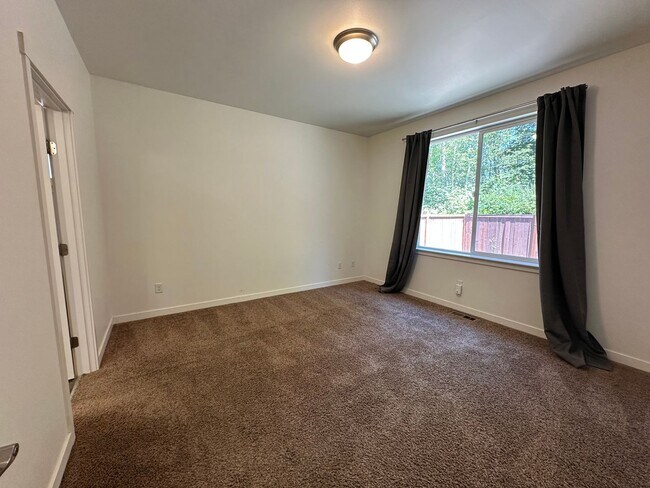 Building Photo - 3 Bed, 2.5 Bath House in Cordata Neighborhood