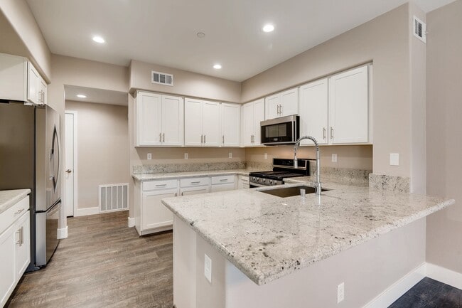 Building Photo - 845 Pantara Pl