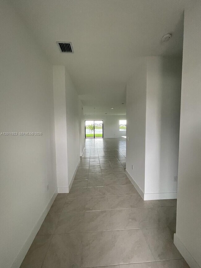 Building Photo - 4993 Ofanto Ln