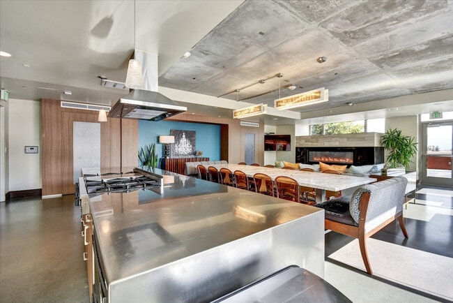 Building Photo - 77 N Almaden Ave
