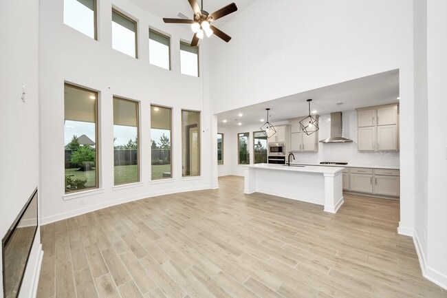 Building Photo - 20926 White Rock Crk Dr