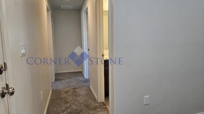 Building Photo - Fantastic Home with RV Parking!