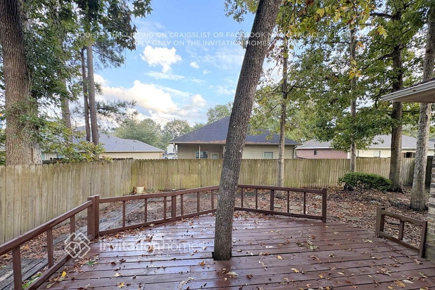 Building Photo - 240 Point Clear Dr