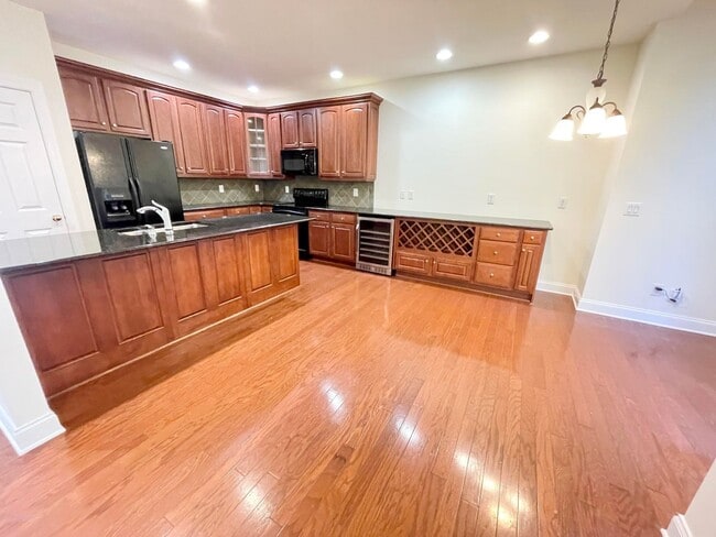 Building Photo - 9519 Dellbrook Ct