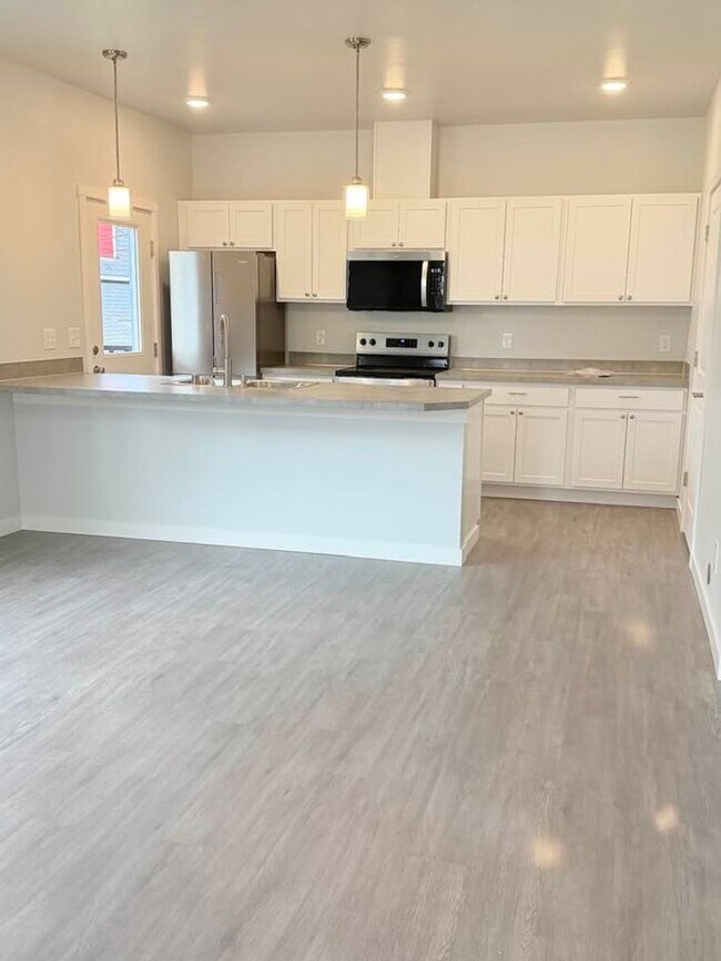 Building Photo - 1000 Billy Frank Jr. St