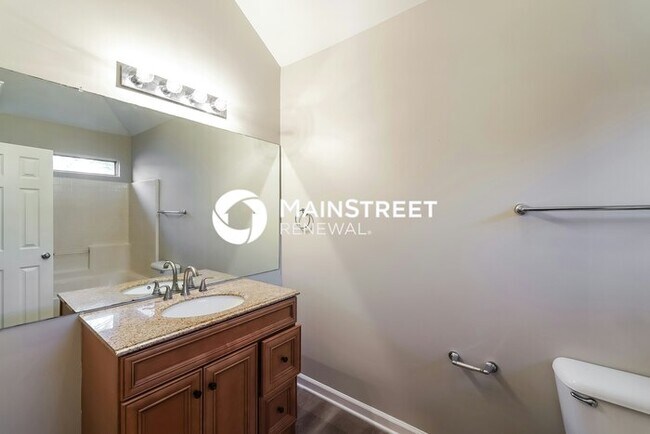 Building Photo - 3 Bedroom Pet-Friendly Home in PELL CITY, AL with Main Street Renewal