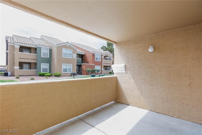 Building Photo - 8101 W Flamingo Rd