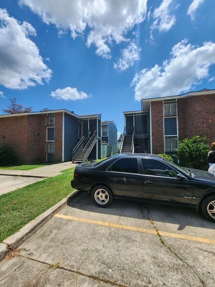 outside - 7816 Bles Ave