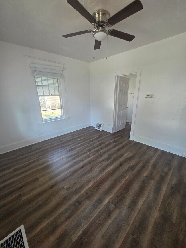 Building Photo - Beautiful 3 bed 1 bath