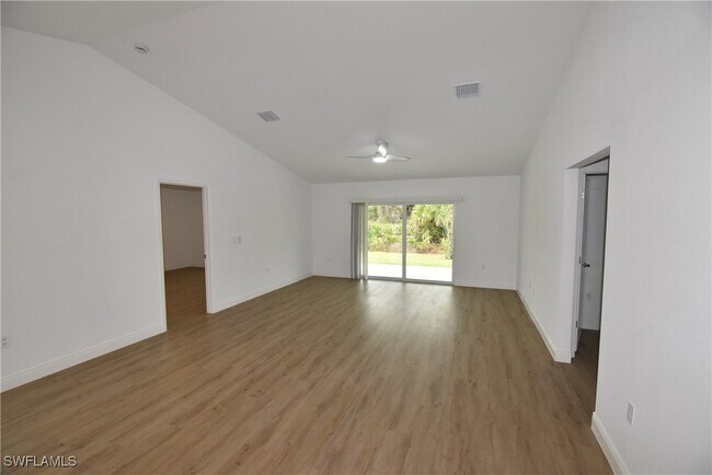 Building Photo - 4553 Midland St