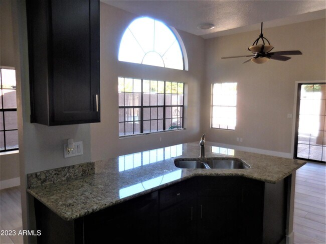 Building Photo - 13253 N 101st Way