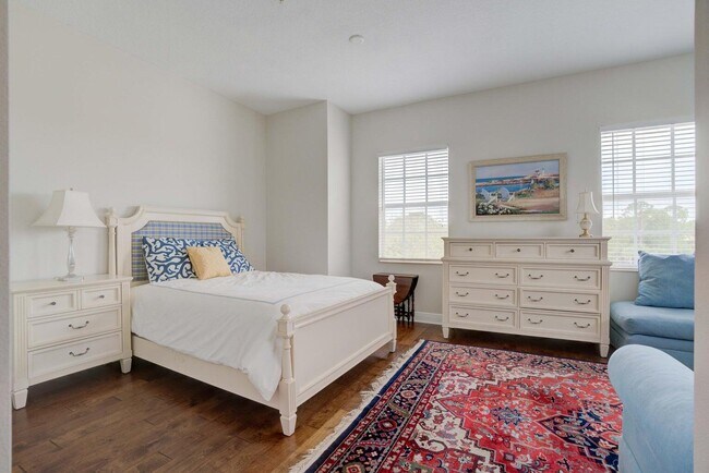 Building Photo - 12759 SE Old Cypress Dr
