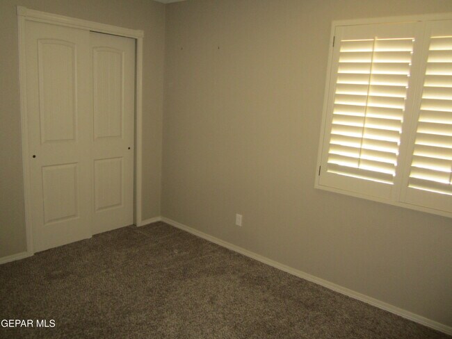 Building Photo - 477 Prime Desert Dr