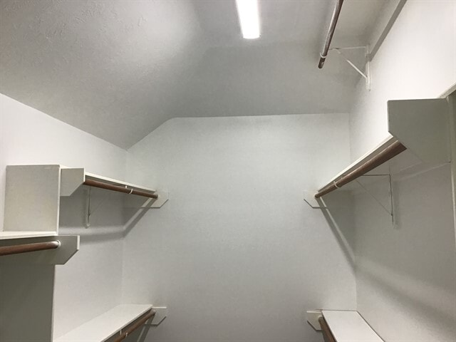 Building Photo - 22327 Merabrook Dr