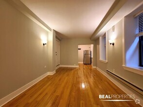 Building Photo - 0 bedroom in CHICAGO IL 60610
