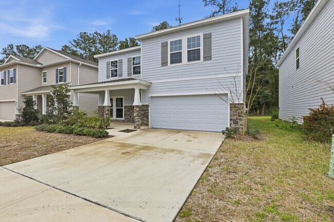 Building Photo - Finley Woods 4 bedroom 3 bath.