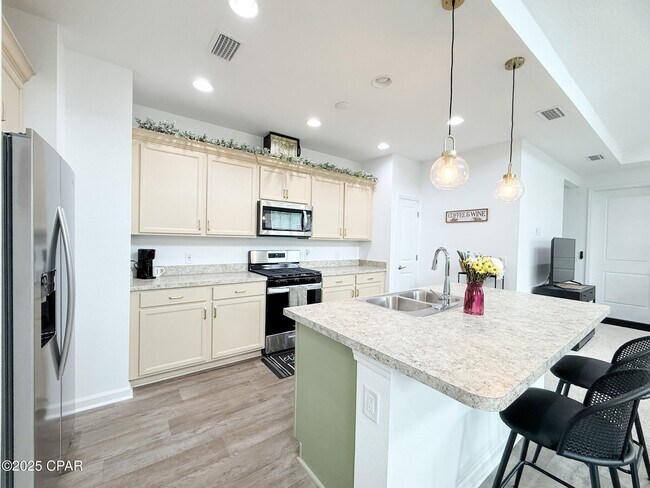 Building Photo - 8734 Sand dollar Dr