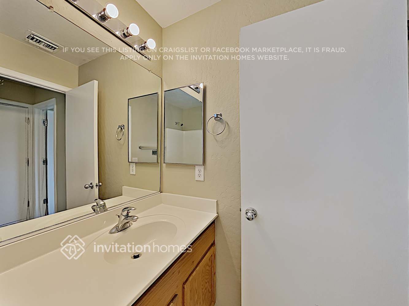 Building Photo - 9740 W Heber Rd