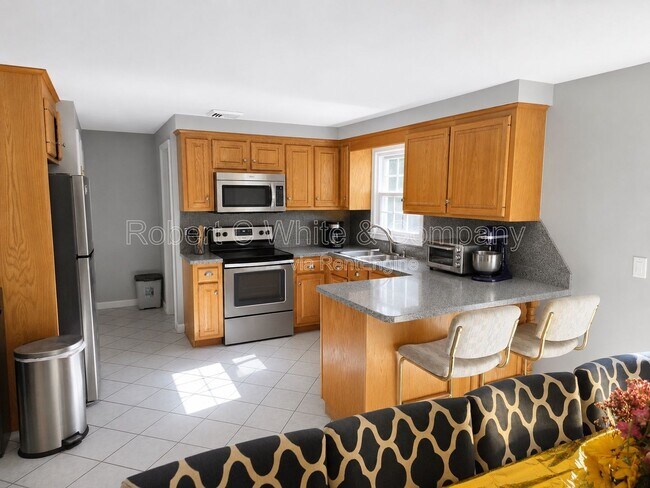 Building Photo - 23 Regency Ct