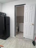 Building Photo - 2636 SW 66th Ter