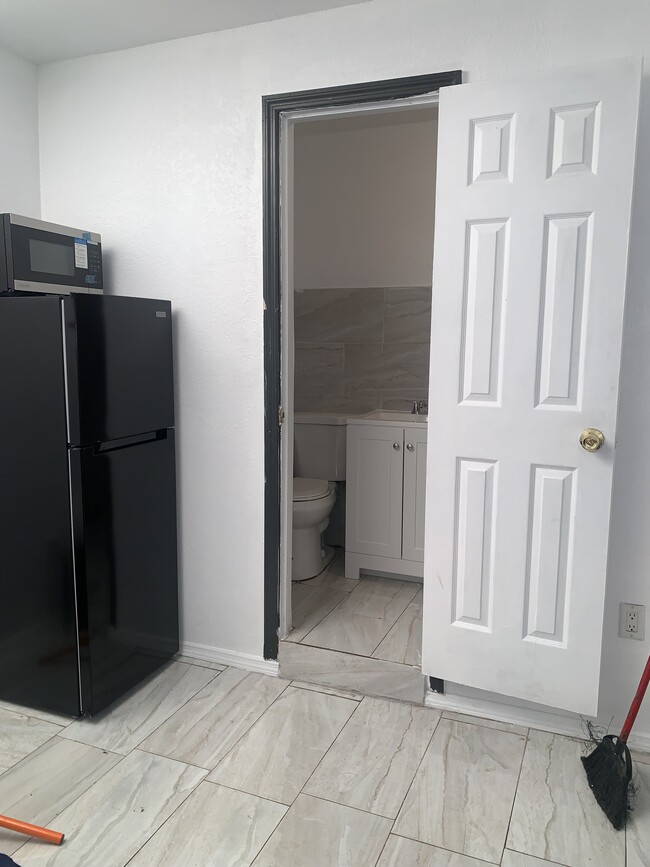 Building Photo - 2636 SW 66th Ter