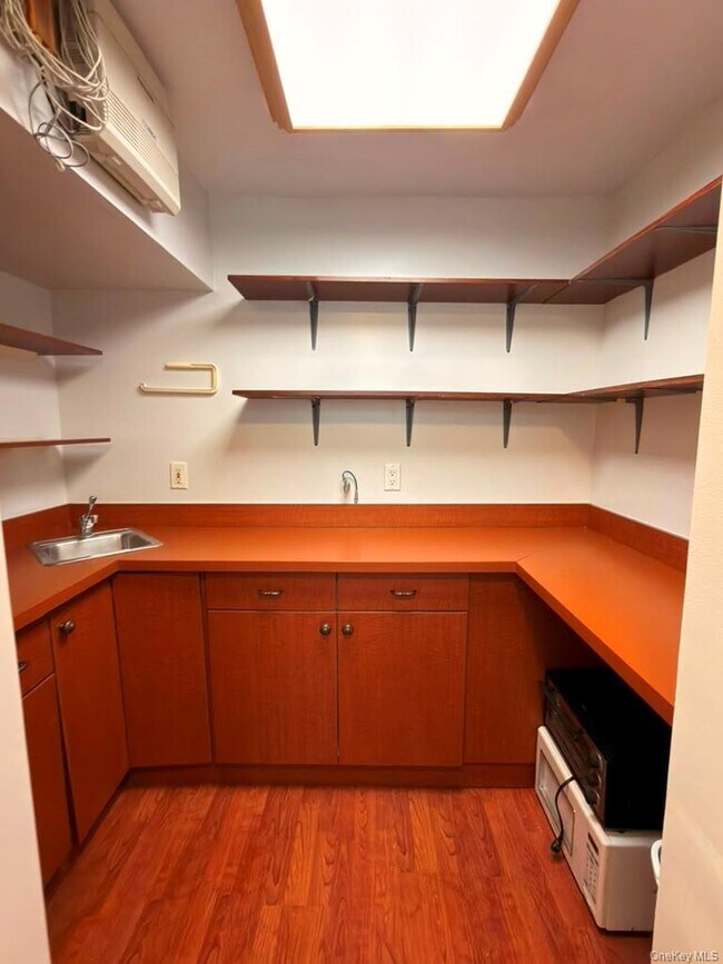 Building Photo - 155 W 68th St
