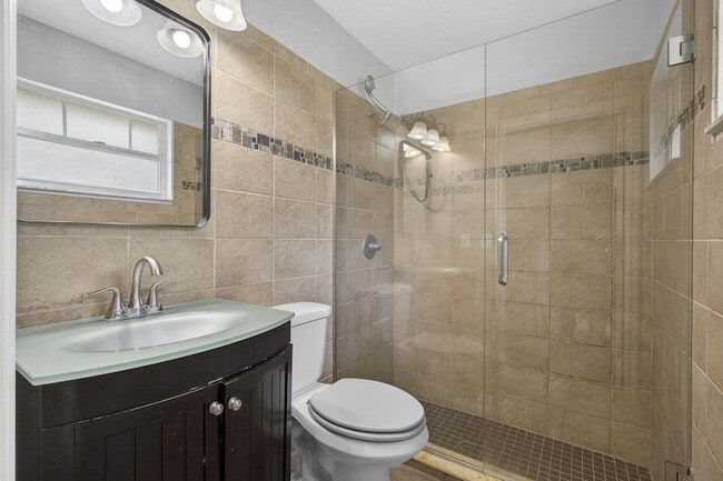 Building Photo - 16932 Okeechobee Blvd