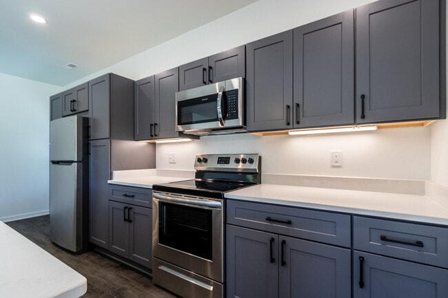 Building Photo - 1920 Edwards St