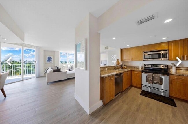 Building Photo - 1555 N Treasure Dr