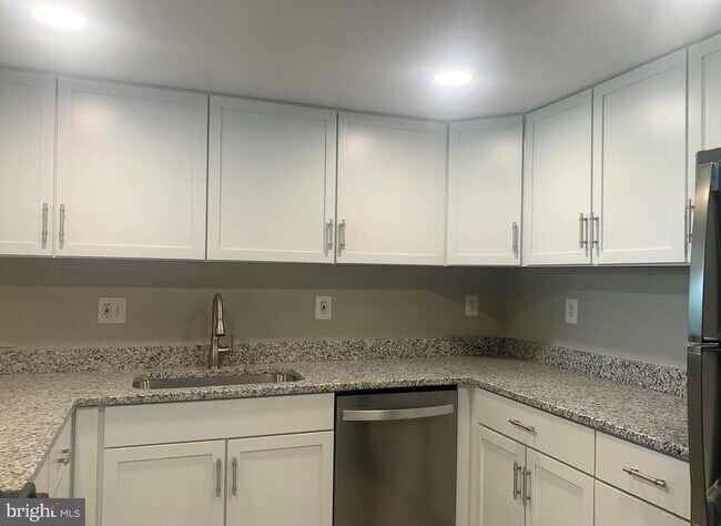 Building Photo - 5353 Columbia Pike