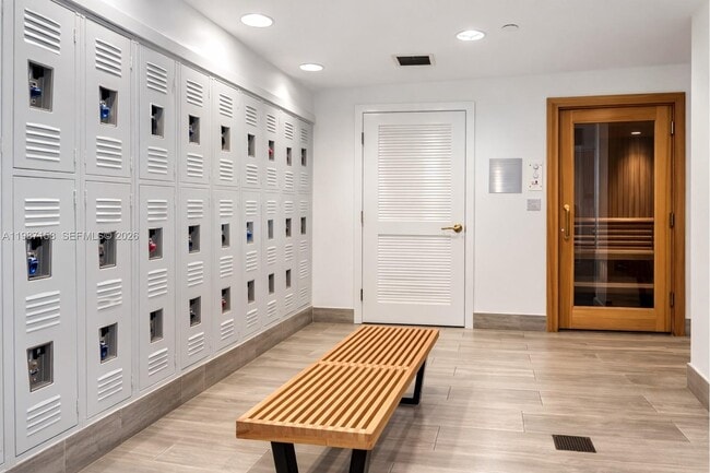 Building Photo - 1000 West Ave