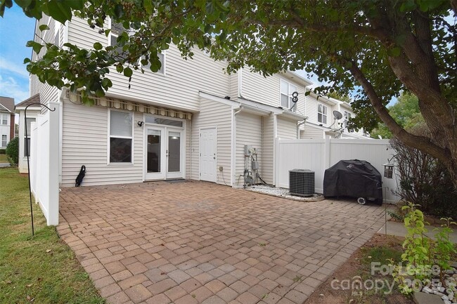 Building Photo - 9420 Rosewood Meadow Ln