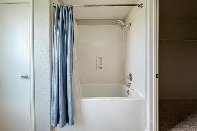 Building Photo - 18110 Shallow Leaf Ln