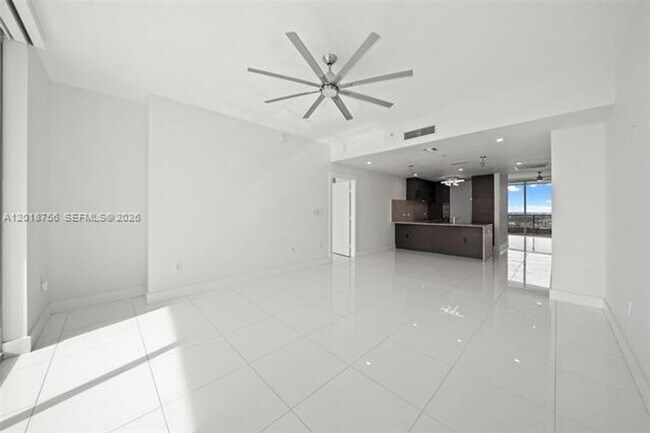 Building Photo - 900 Biscayne Blvd
