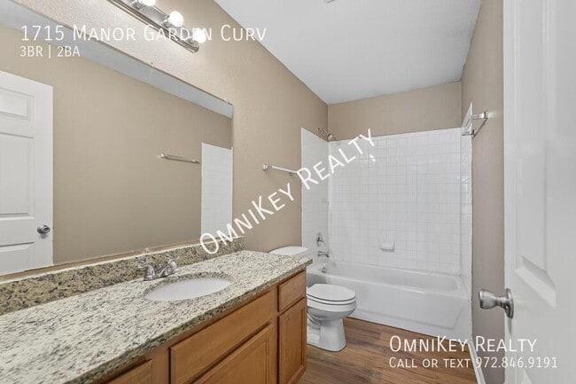 Building Photo - 1715 Manor Garden Curve