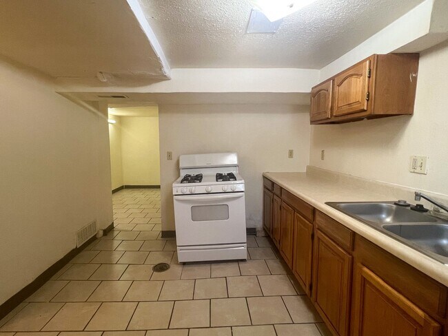 Building Photo - 1101 N Garth Ave