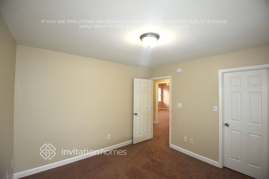 Building Photo - 912 Siena Dr