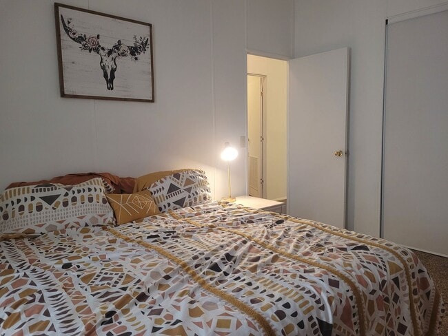 Building Photo - Renovated 3-Bedroom Oasis Near Colorado River with Stunning Desert Views