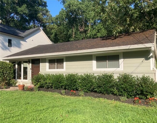 Building Photo - 1103 Palafox Dr NE