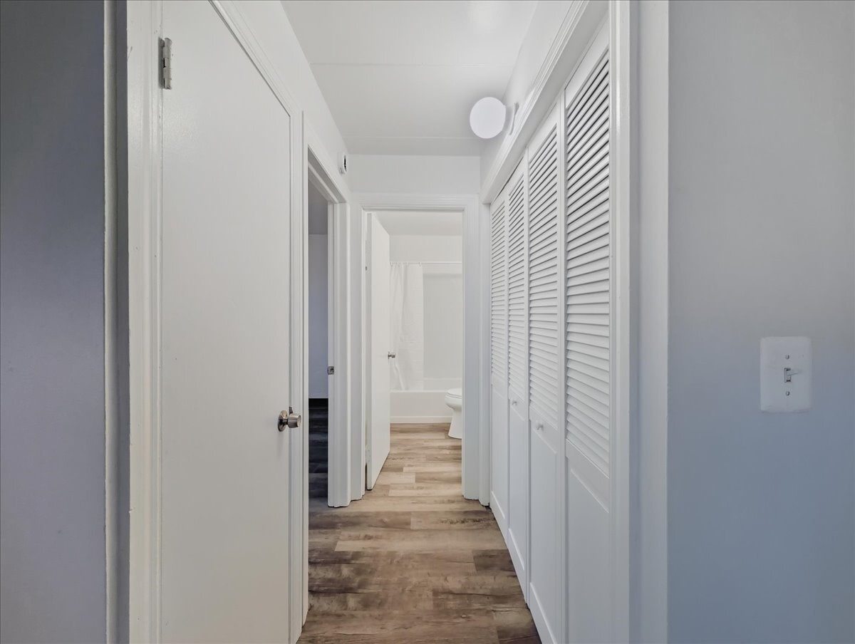 Building Photo - 350 S Main St