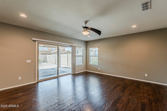 Building Photo - 10819 W Bronco Trail
