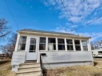 Building Photo - 213 Manson St