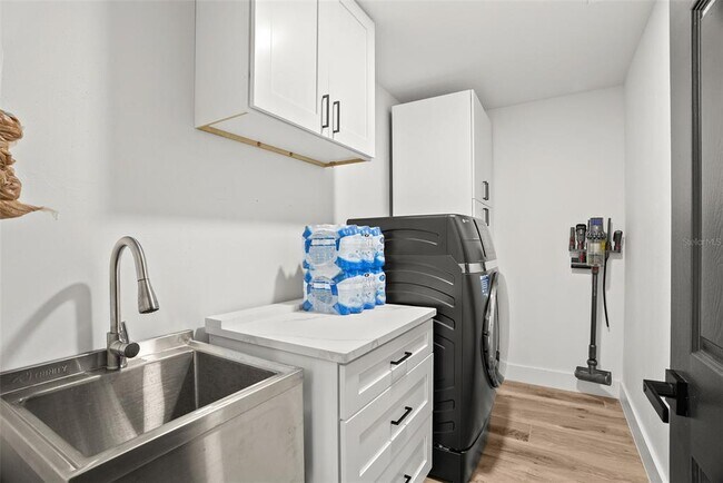 Building Photo - 15912 Willowdale Rd