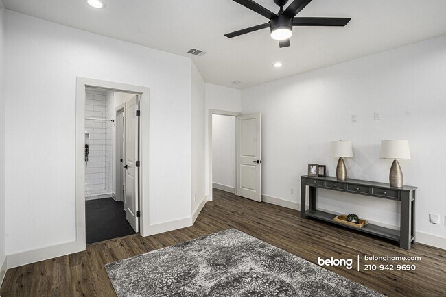 Building Photo - 321 Porter St