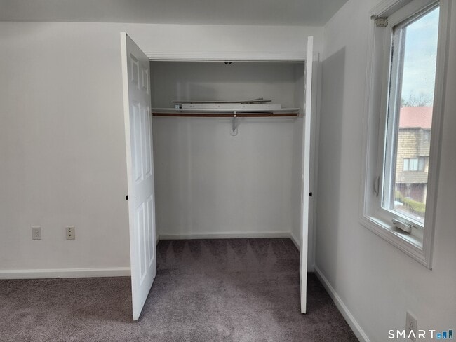 Building Photo - 71 Towne House Rd